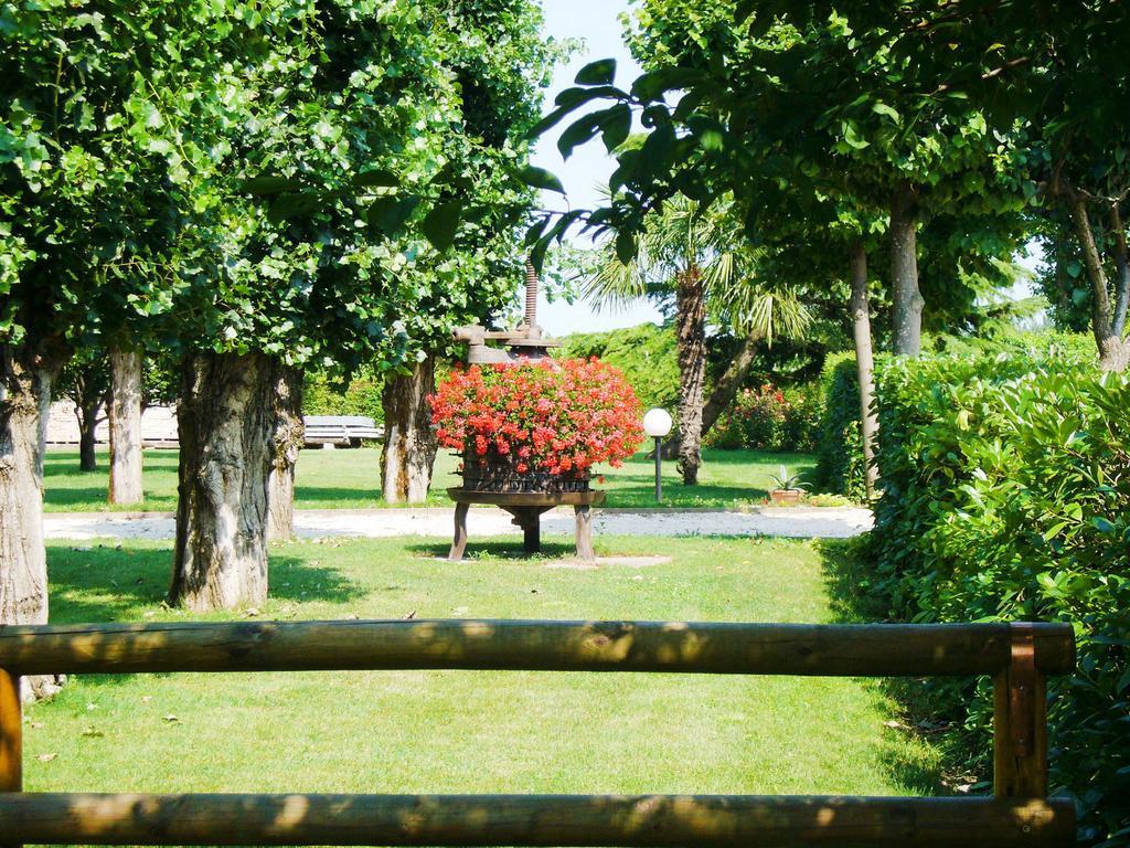 Agriturismo Le Cipressine เมลโล ภายนอก รูปภาพ